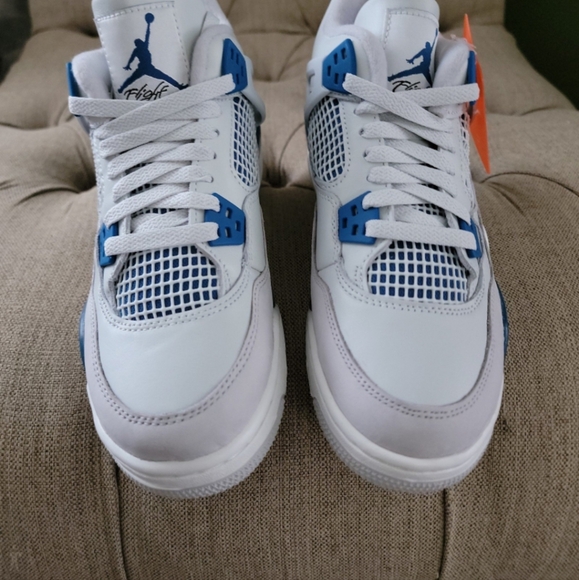 Jordan 4 - Picture 3 of 6